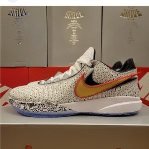 Nike LeBron XX SIZE 17